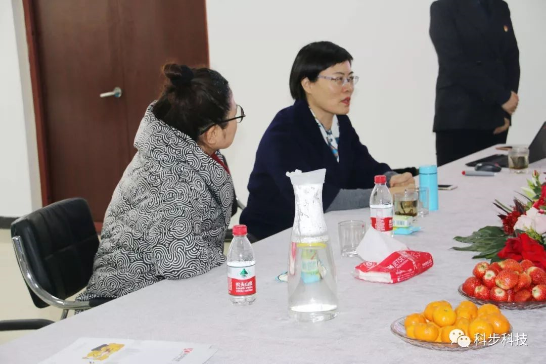 我公司邀請河南省資產(chǎn)管理投資公司董事長兼總裁成冬梅女士分享其參加世界女